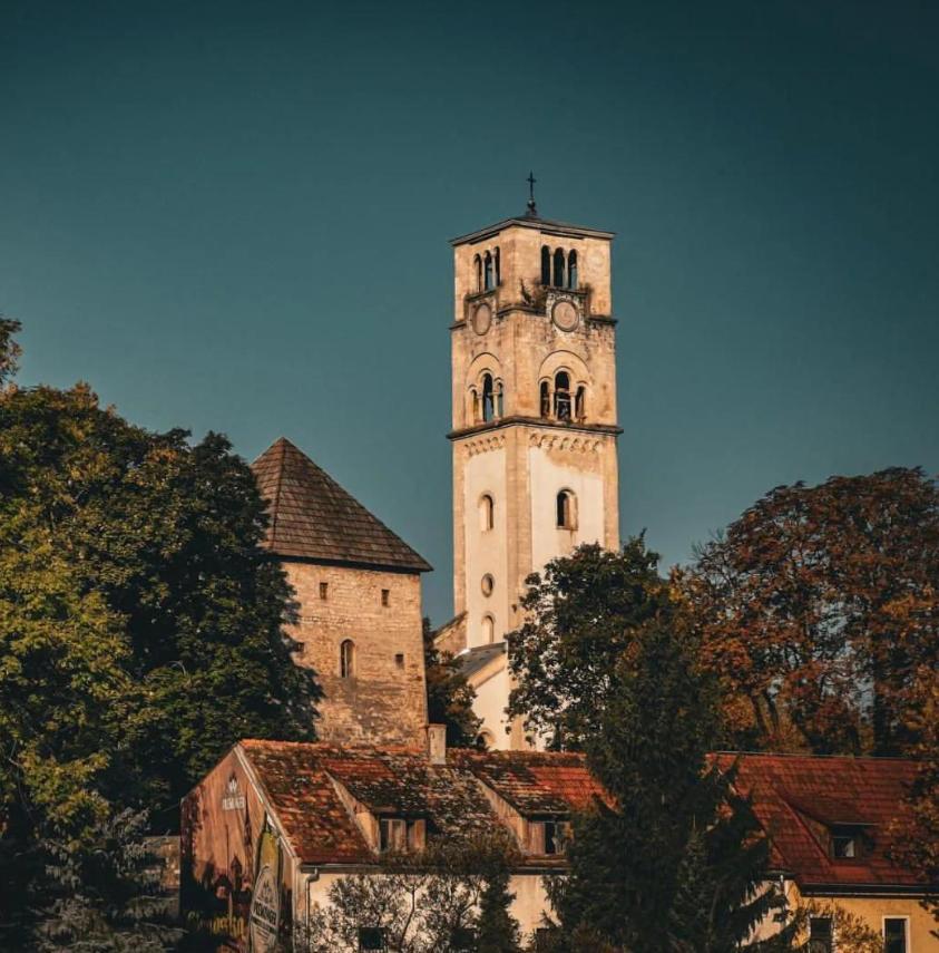 Svila Apartmani Bihać エクステリア 写真